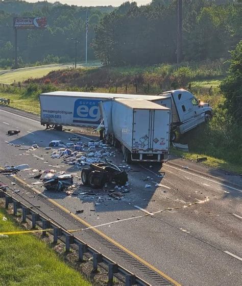 tracina young greenville sc|2 dead after being ejected from tractor trailer following。